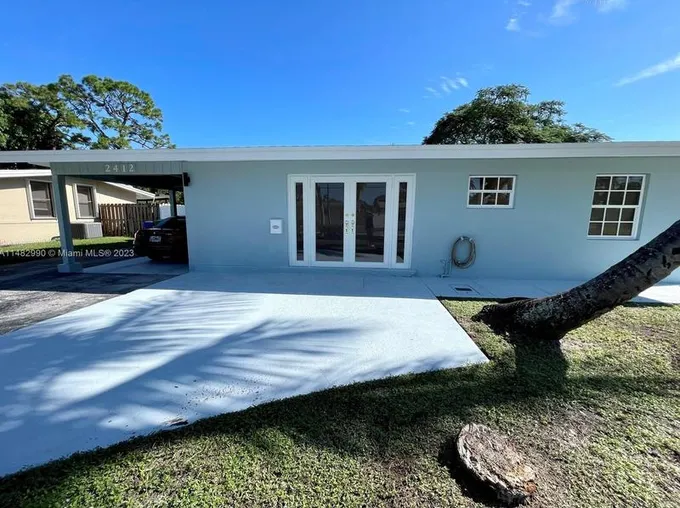 2412 Andros Ln, Fort Lauderdale, FL 33312 - MLS A11482990 for Sale