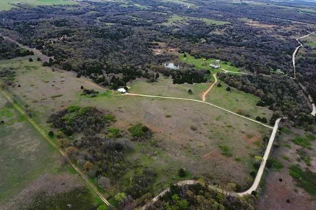 2813 COUNTY ROAD 104, Whitesboro, TX 76273 Single Family Residence For Sale  MLS# 20408427