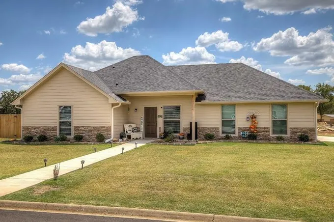 103 Oliver Wendell Ct, Mount Vernon, TX 75457 - MLS 20298480 for Sale