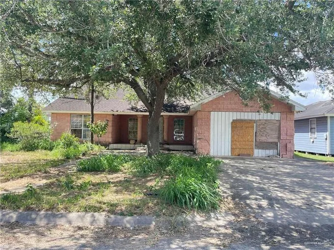 829 W WHITE AVE, Raymondville, TX 78580 Single Family Residence For Sale  MLS# 413636