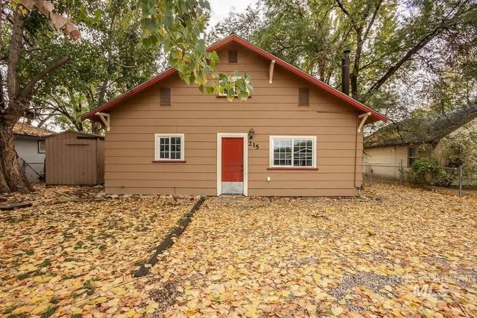 215 W 2nd Street N, Middleton, ID 83644  607675173 for Sale