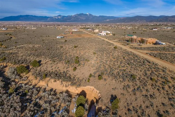 4 CAMINO DE GOLONDRINA, Ranchos de Taos, NM 87557 Single Family Residence For Sale  MLS# 202400056