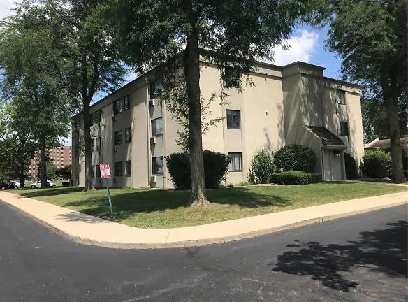 Kankakee Kommons Apartments Kankakee, IL - Apartments For Rent