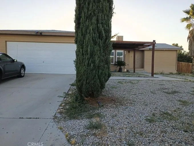 18870 Dogwood Ct, Adelanto, CA 92301 - MLS HD23172114 for Sale