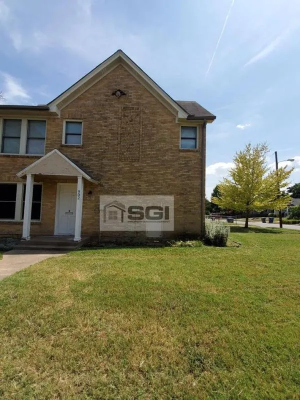 3 Bedroom 2 Bath In Dallas TX 75208 for Rent