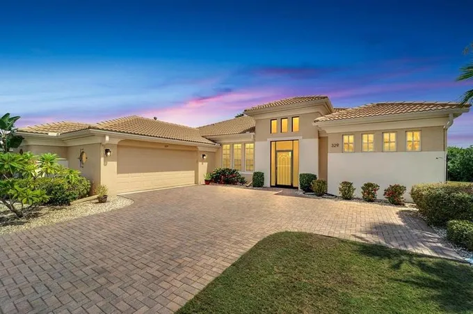 329 Noble Faire Dr, Sun City Center, FL 33573 - MLS T3461297 for Sale