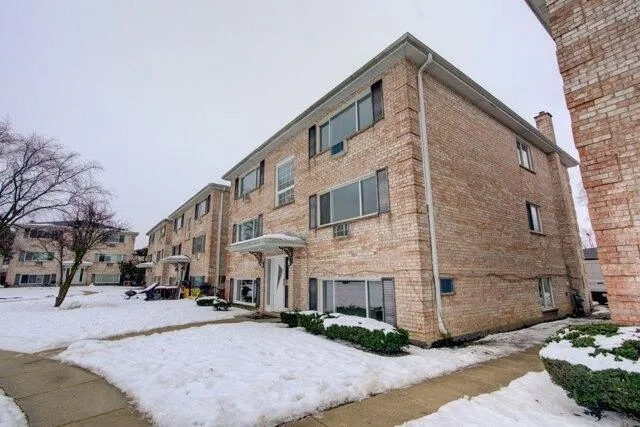 2 Bedroom 1 Bath In Glenview IL 60025 for Rent