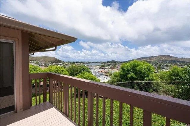 2 Bedroom 2 Bath In Honolulu HI 96734 for Rent