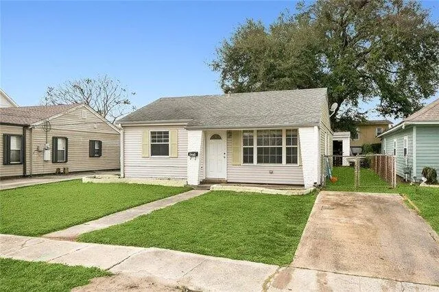 2 Bedroom 1 Bath In New Orleans LA 70122 for Rent