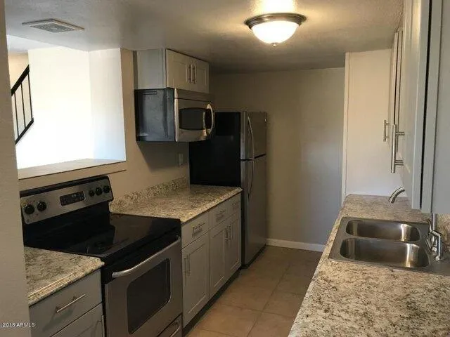 2 Bedroom 1 Bath In Phoenix AZ 85040 for Rent