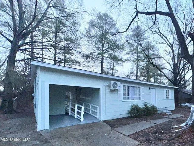 3 Bedroom 1 Bath In Jackson MS 39209 for Rent