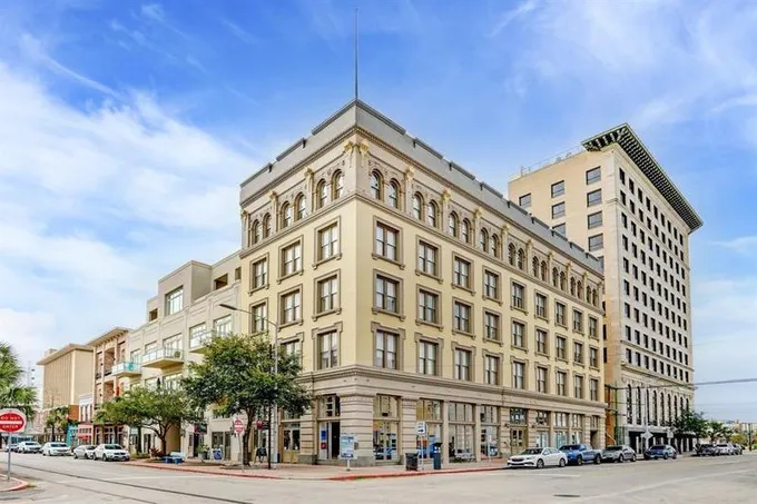 415 22nd St 4C, Galveston, TX 77550 for Sale