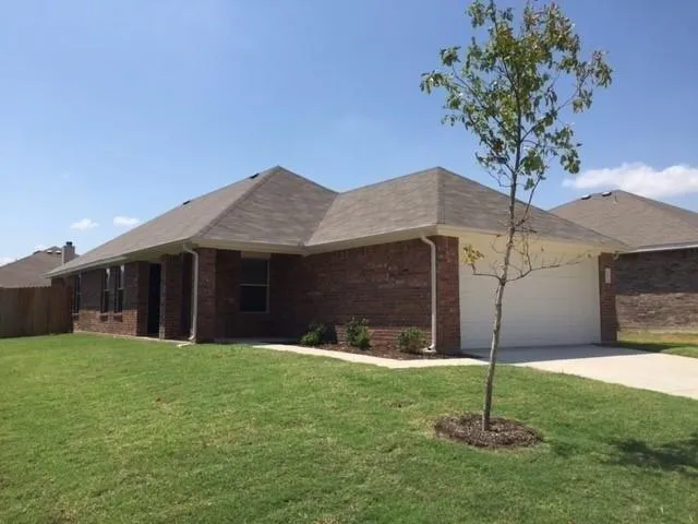 3 Bedroom 2 Bath In Fort Worth TX 76123 for Rent
