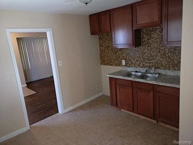 Home For Rent In Dearborn Heights, Michigan