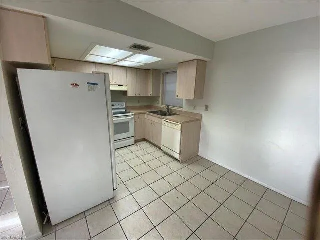 Home For Rent In Fort Myers, Florida