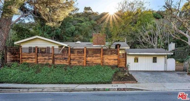 3 Bedroom 2 Bath In Los Angeles CA 90046 for Rent