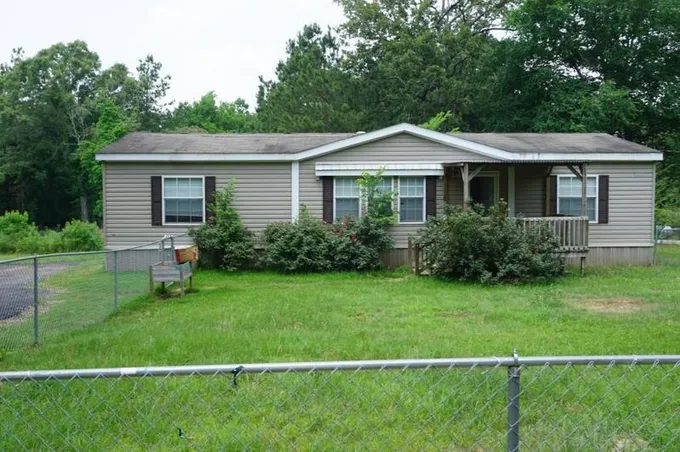 204 Mimosa Ln, Lufkin, TX 75901 - MLS 20438058 for Sale