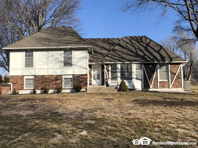 4 Bedroom 2 Bath In Stilwell KS 66085 for Rent