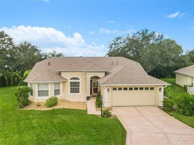 3 Bedroom 2 Bath In Leesburg FL 34748 for Rent