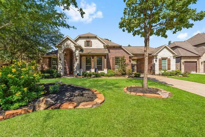114 Del Rey Oaks Pl, Montgomery, TX 77316 for Sale