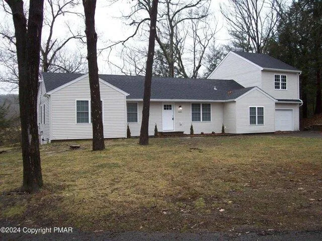 3 Bedroom 2 Bath In East Stroudsburg PA 18301 for Rent