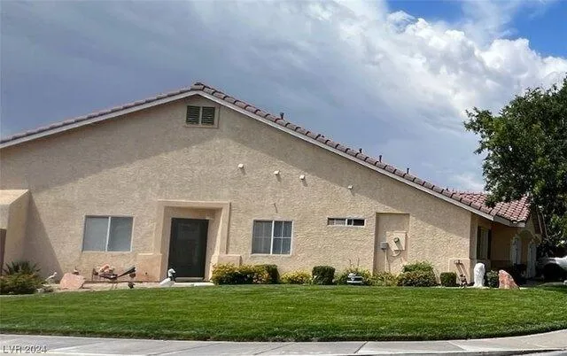 3 Bedroom 2 Bath In Las Vegas NV 89130 for Rent