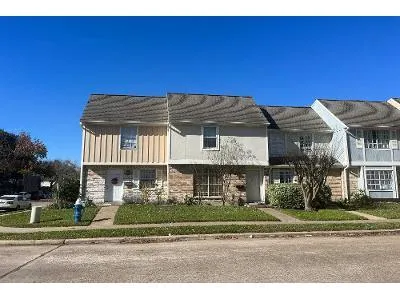 Amelia Rd Apt F102 for Sale