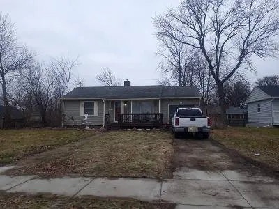 W Elm St for Sale