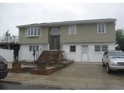 Reina Rd for Sale