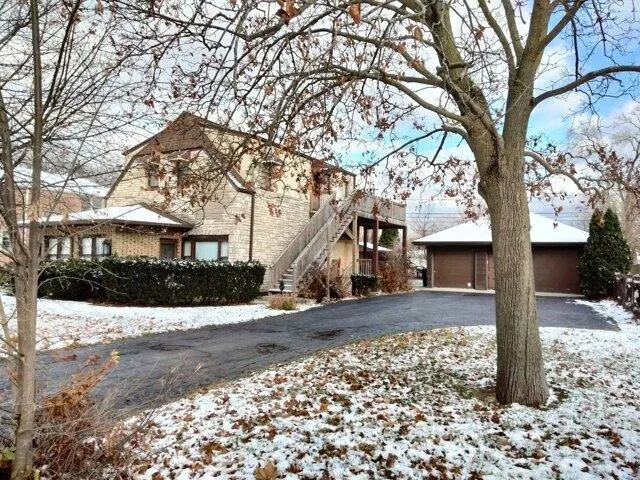 4 Bedroom 2 Bath In Glenview IL 60025 for Rent