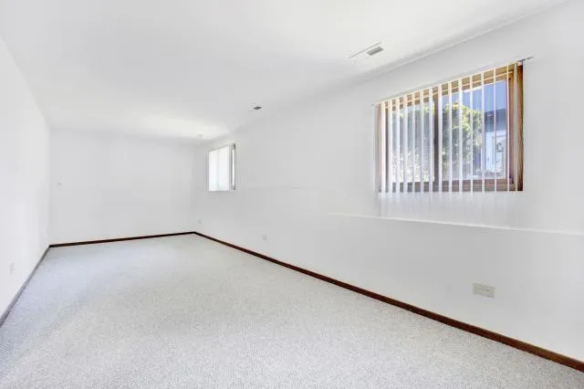 4 Bedroom 2 Bath In Libertyville IL 60048 for Rent