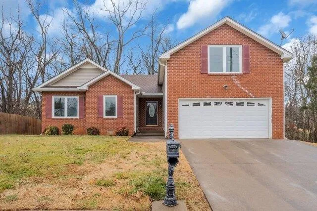 3 Bedroom 2.5 Bath In Clarksville TN 37042 for Sale