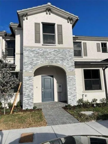 3 Bedroom 2.5 Bath In Miami FL 33187 for Rent