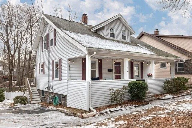 4 Bedroom 2 Bath In Braintree MA 02184 for Sale