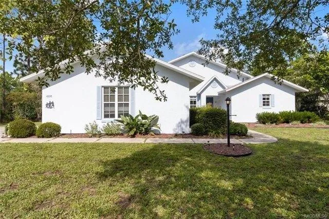 3 Bedroom 2 Bath In Beverly Hills FL 34465 for Sale