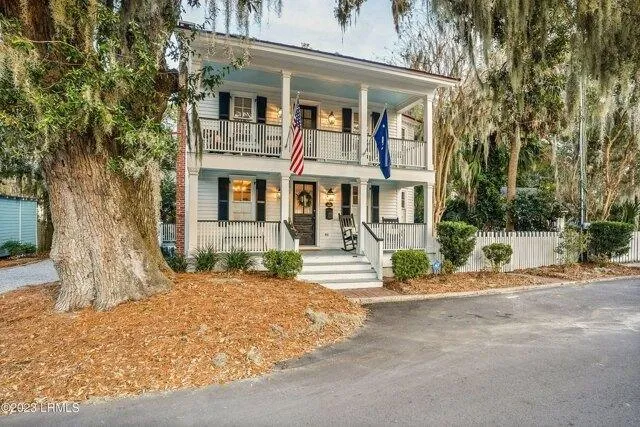 4 Bedroom 2.5 Bath In Beaufort SC 29902 for Sale