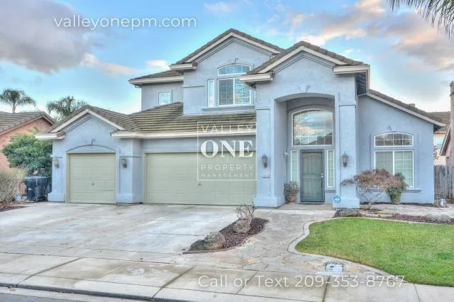 4 Bedroom 3 Bath In Modesto CA 95355 for Rent