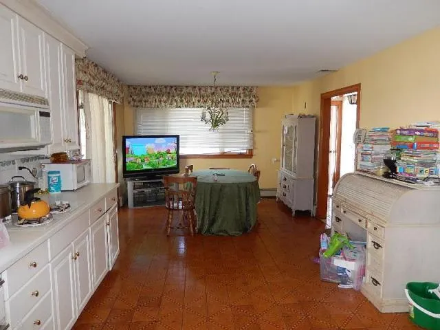 4 Bedroom 2 Bath In Somerville MA 02144 for Rent