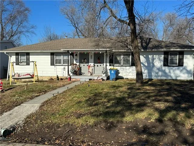 Kearney, Nice one level ranch duplex in the heart of town. for Sale