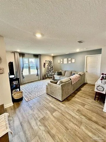 Home For Rent In Cantonment, Florida