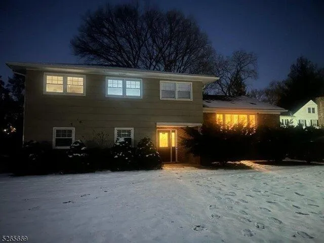 3 Bedroom 2 Bath In Hillside NJ 07205 for Rent