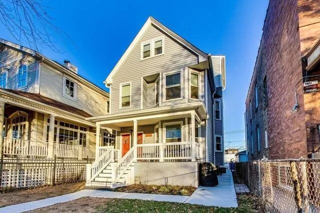 2 Bedroom 1 Bath In Chicago IL 60640 for Rent