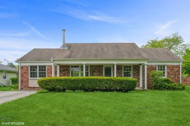 4 Bedroom 2 Bath In Buffalo Grove IL 60089 for Rent