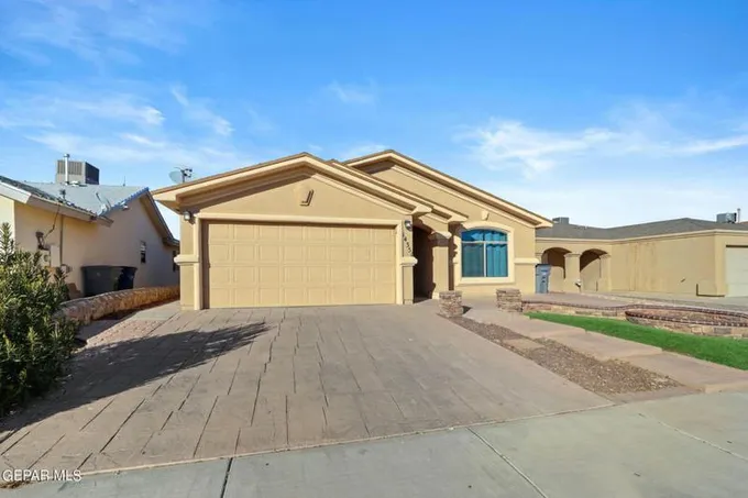 14351 SPANISH POINT DR, El Paso, TX 79938 Single Family Residence For Sale  MLS# 893483