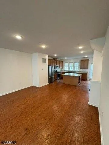 Home For Rent In Livingston, New Jersey