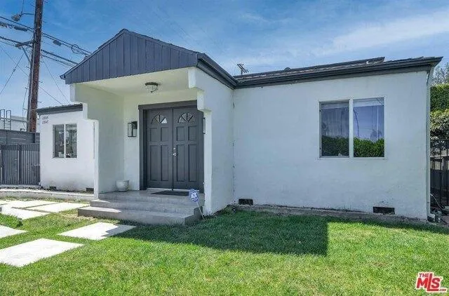 4 Bedroom 3 Bath In Los Angeles CA 90064 for Rent