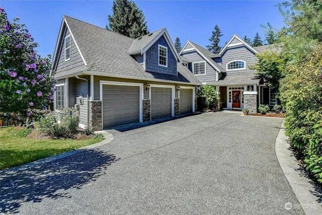4 Bedroom 3.5 Bath In Kirkland WA 98033 for Rent