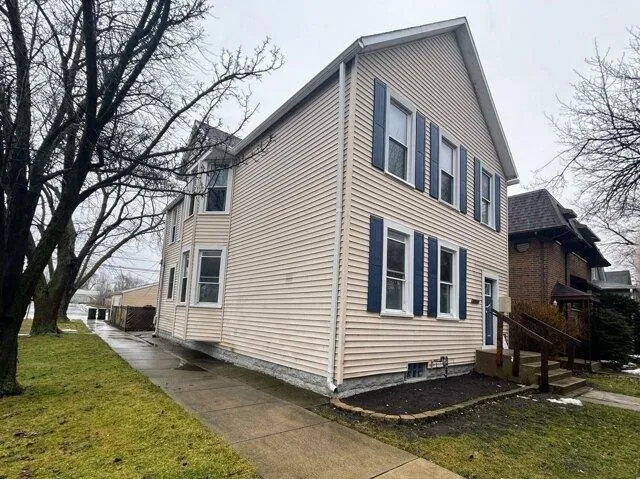 Home For Rent In Schiller Park, Illinois