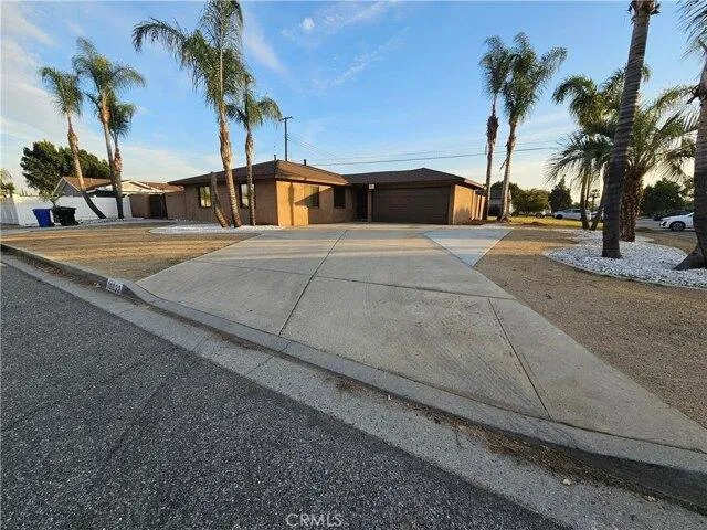 4 Bedroom 2 Bath In Bloomington CA 92316 for Rent