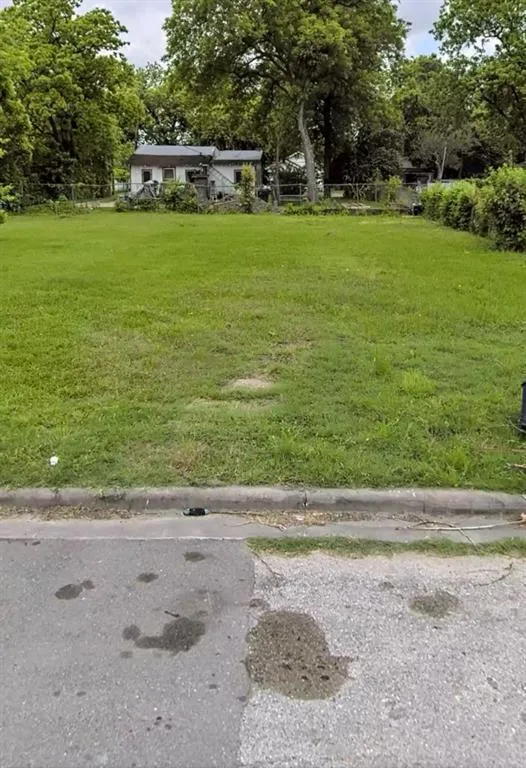 1313 E 34th St, Houston, TX 77022 for Sale